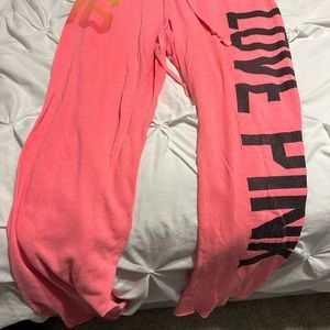 LOVE pink comfy pants